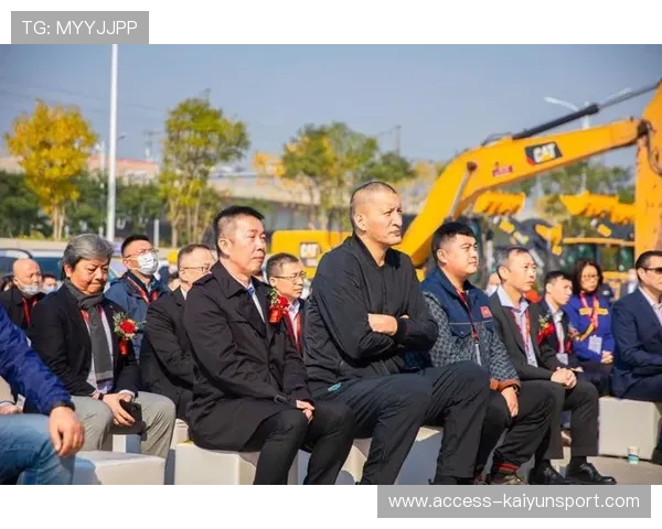 青年球员赛季表现优秀 获俱乐部签订专业合同，青年球星