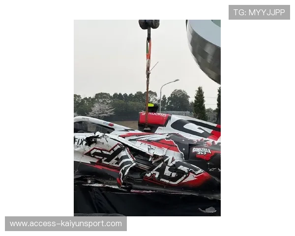 F1大奖赛新赛季揭幕 发车事故引发巨大争议,f1赛场事故 F1大奖赛新赛季揭幕 发车事故引发巨大争议,f1赛场事故